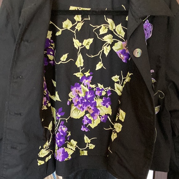 Floral waist-length coat with sparkles and fun for days - Picture 9 of 9